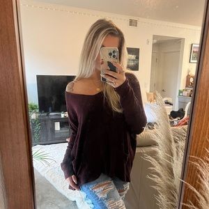 Shirt /sweater. Cute cozy and has POCKETS!